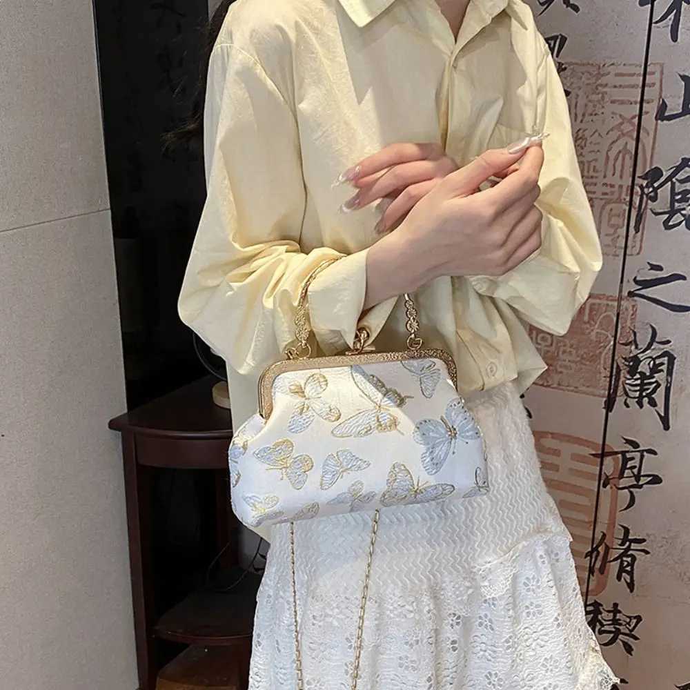 Butterfly Pattern Chinese Style Handbag Kiss Lock Wrist Bag Embroidery Crossbody Bag Shoulder Cheongsam Accessories