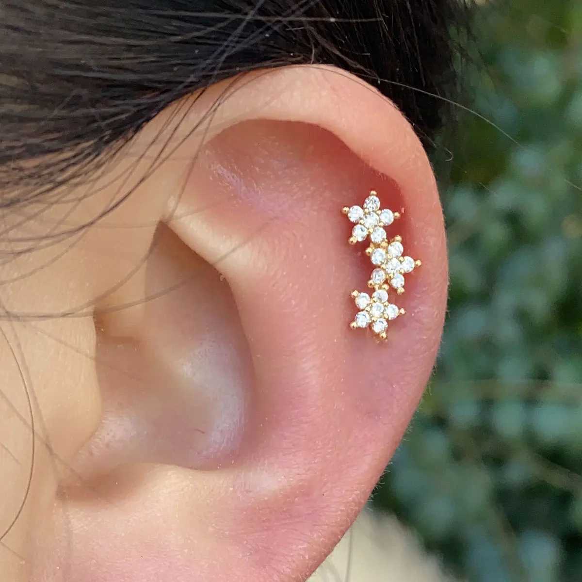 1PC New Curved CZ Cartilage Stud Moon Leaf Helix Rook Conch Screw Back Earring Stainless Steel Bar Ear Piercing Jewelry XJ250718