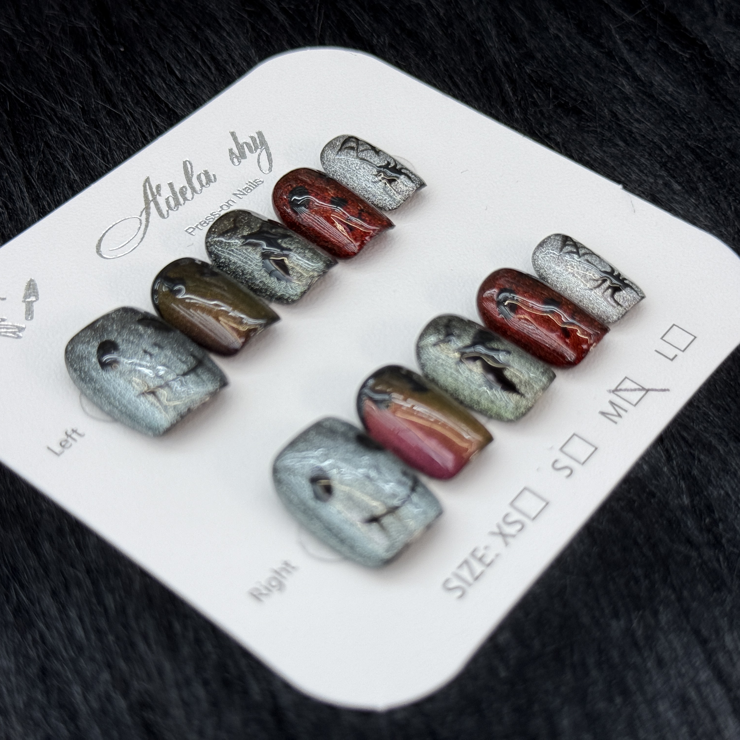 10Pcs Street Art Graffiti Press-On Nails - Red & Grey Punk Smiley Manicure Set