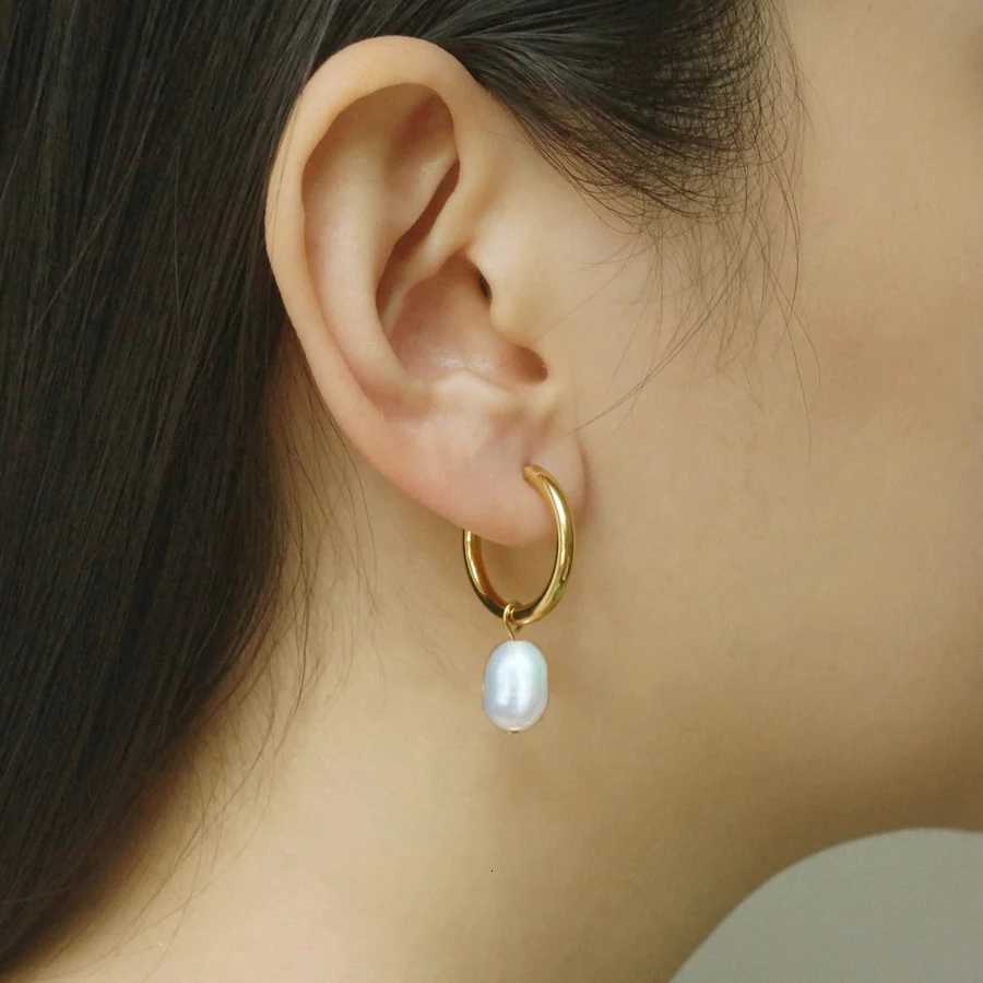 Minimalist Eardrop Pearl Small Hoop Earrings for Women Gold Color Stainless Steel Circle Huggies Hoops Ear Buckle Jewelry 2022XJ250718