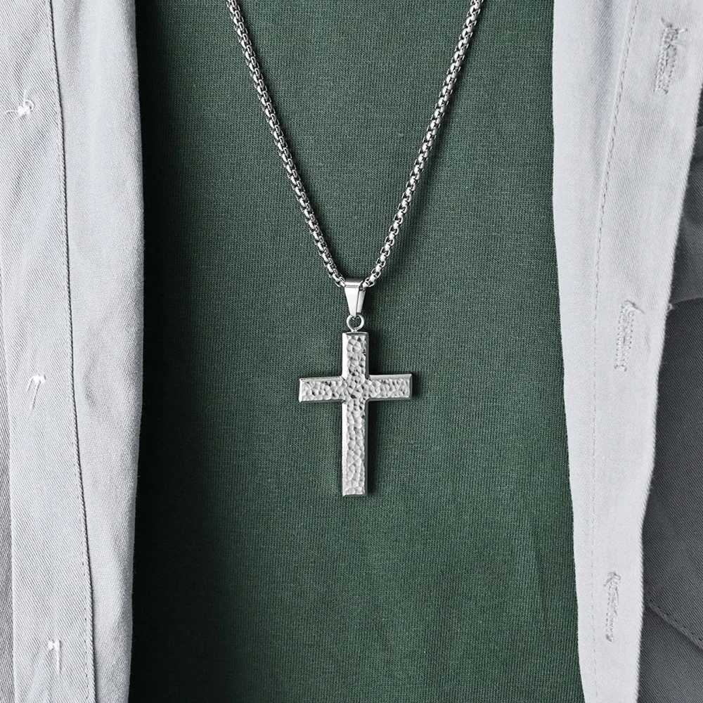 Irregar Hand-hammered Titanium Steel Cross Necklace Simple Niche Men And Women Wear Matching Pendant W250718