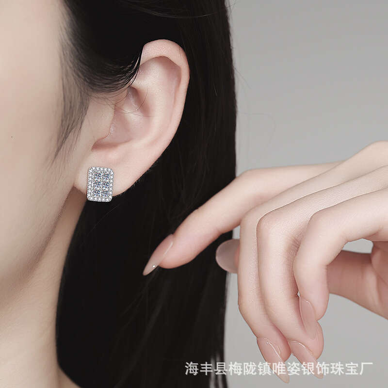 S Pure Sier Moissanite Full Dia Sparkling Sugar Cube Japanese and Korean Simple Light Niche Ins Style Earrings fa1