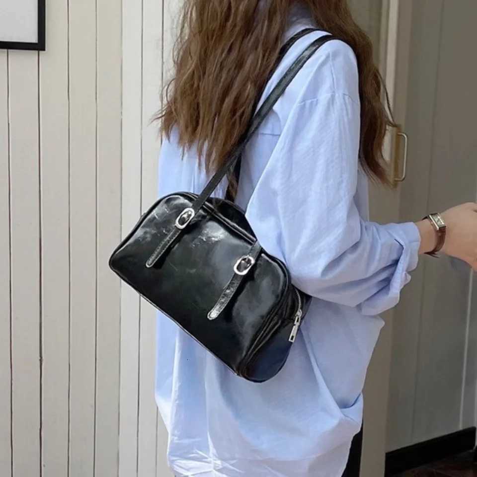 Portable Green Boston Bag Korean Style Large Capacity Underarm Bag Pillow Bag Solid Color Womens Handbag Y250719