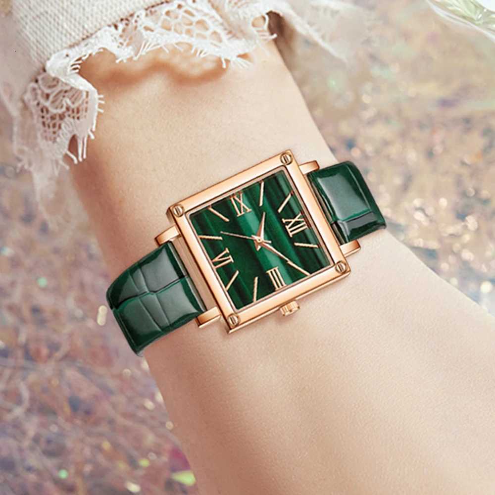 9PCS Green Womens Watch Set Fashion Trend Simple Rectangular Dial Quartz Watch Bracelet Necklace Earrings Set Perfect Gift W250718