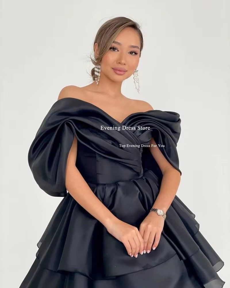 Black Mini Homecoming Dresses for Teens Off The Shoulder Satin Pleat Above Knee Graduation Dress A-line Short Vestidos De Festa Cocktail Vestidos De N
