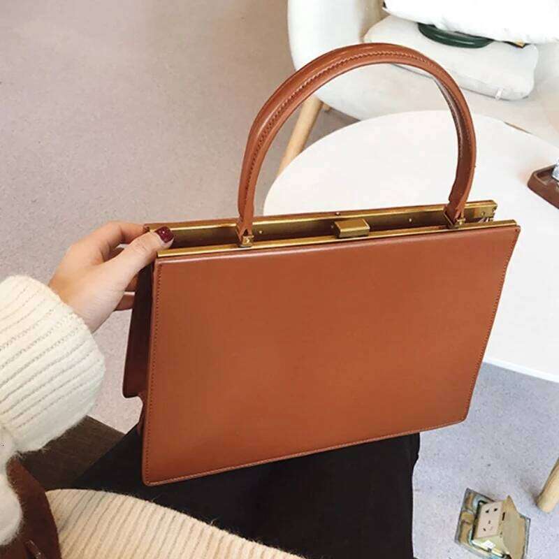 Large Capacity Handbag New High Quality Design Women Retro Black Vintage Clip Underarm Bag