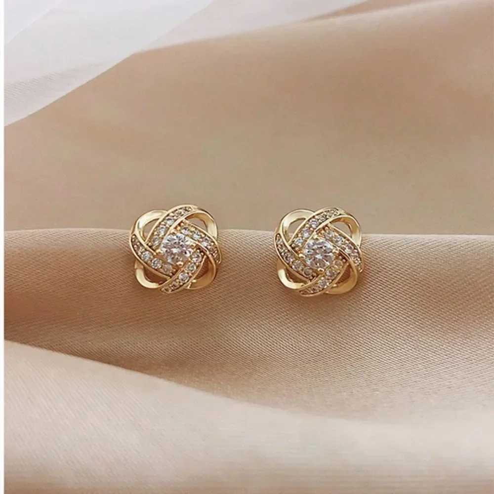2025 Gifts Women Light Luxury Zircon Stud Earrings Simple Cross Hollow Geometric Exquisite Ear Jewelry for Wedding Party XJ250718
