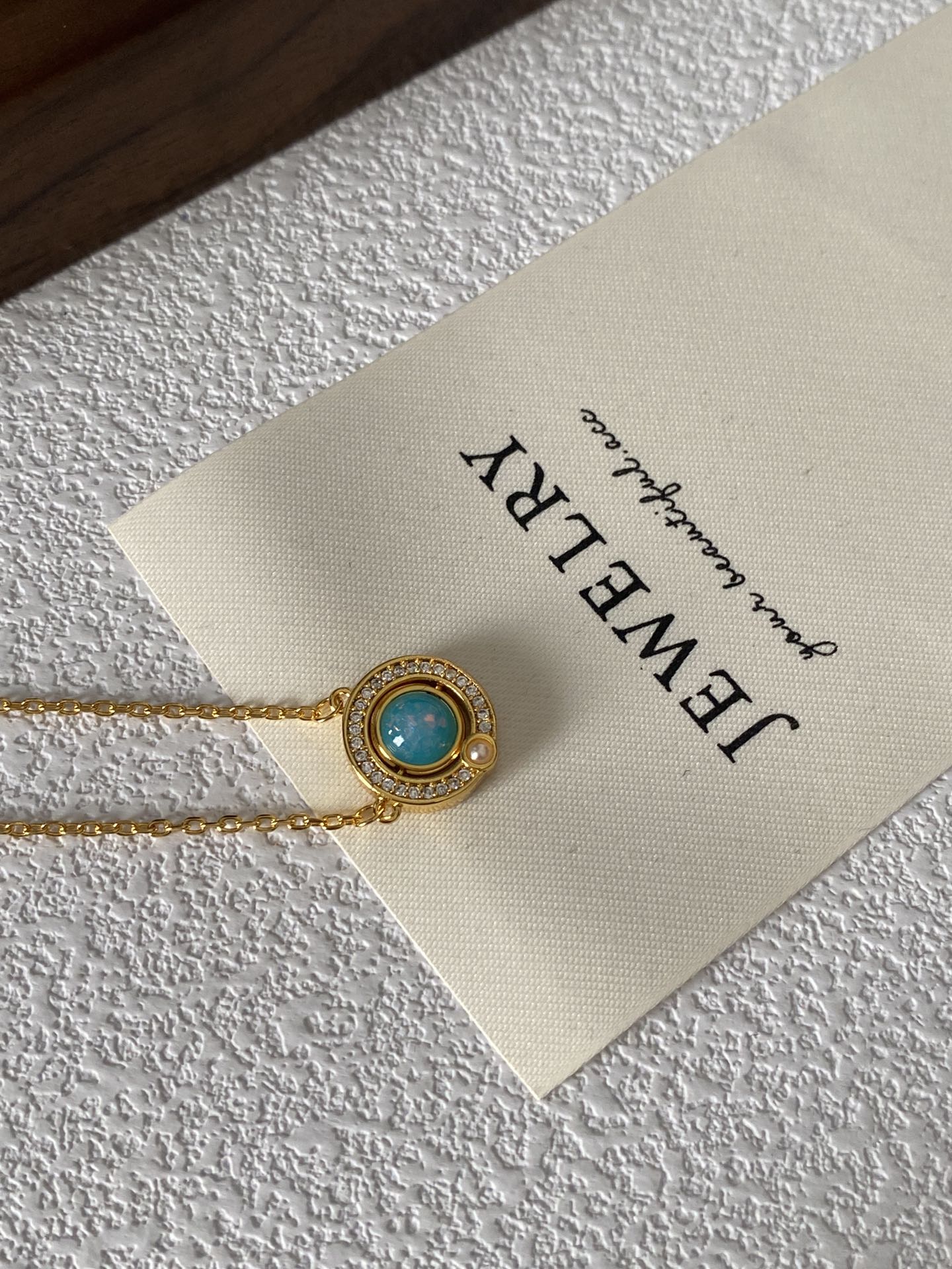Gold - Toned Pendant Necklace With Blue Gemstone And Rhinestone Halo Delicate Daily & Elegant Jewelry Gift For Her High - Quality And Stylish Accessor