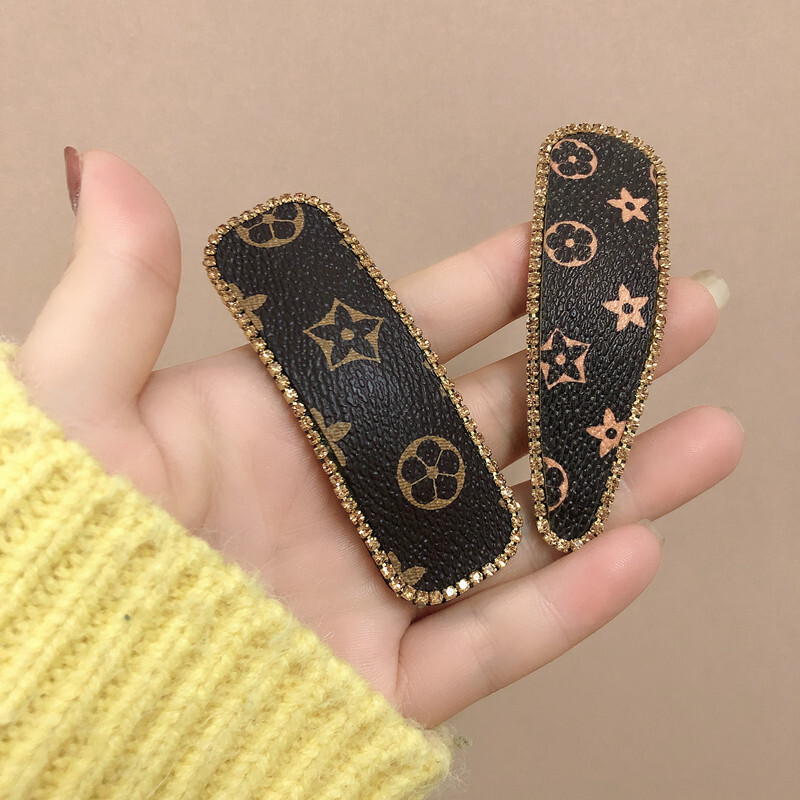Korean Simple Printed Leather for Women, Internet Celebrity Style, Elegant Side Bangs Clip, Hair Accessory,