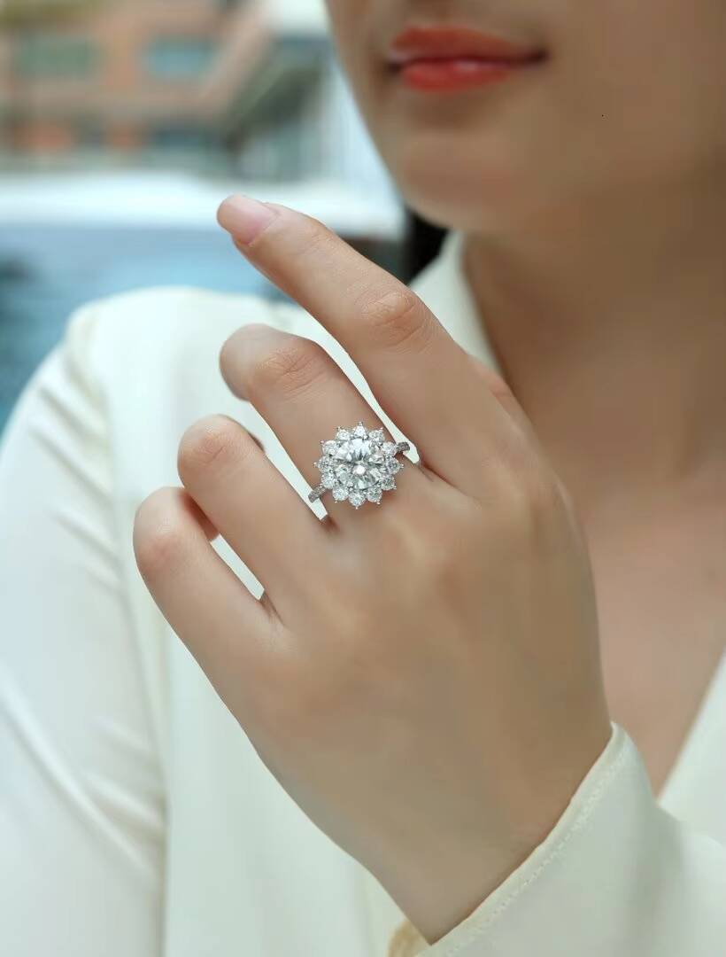 Certified 925 Silver Moissanite Ring Womens Wedding Engagement Silica Gift White Gold Plated Silica Jewelry GRA Certified