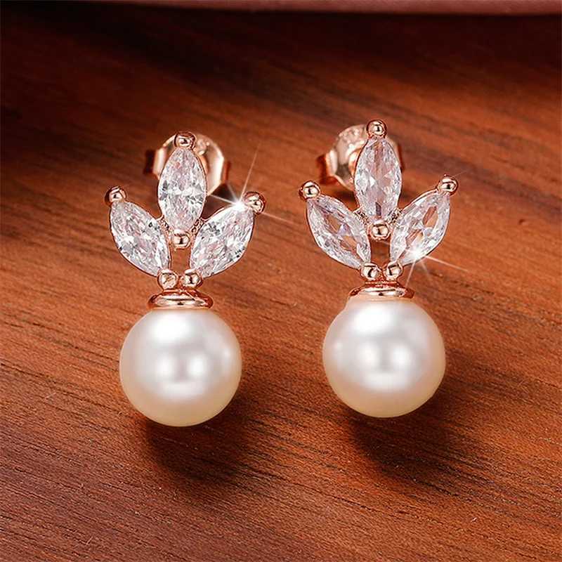 80s Hot Trend Simulated Pearl Stud Earrings for Women Modern 2022 Design Fashion Versatile Ladys Earrings Drop Ship Jewelry XJ250718