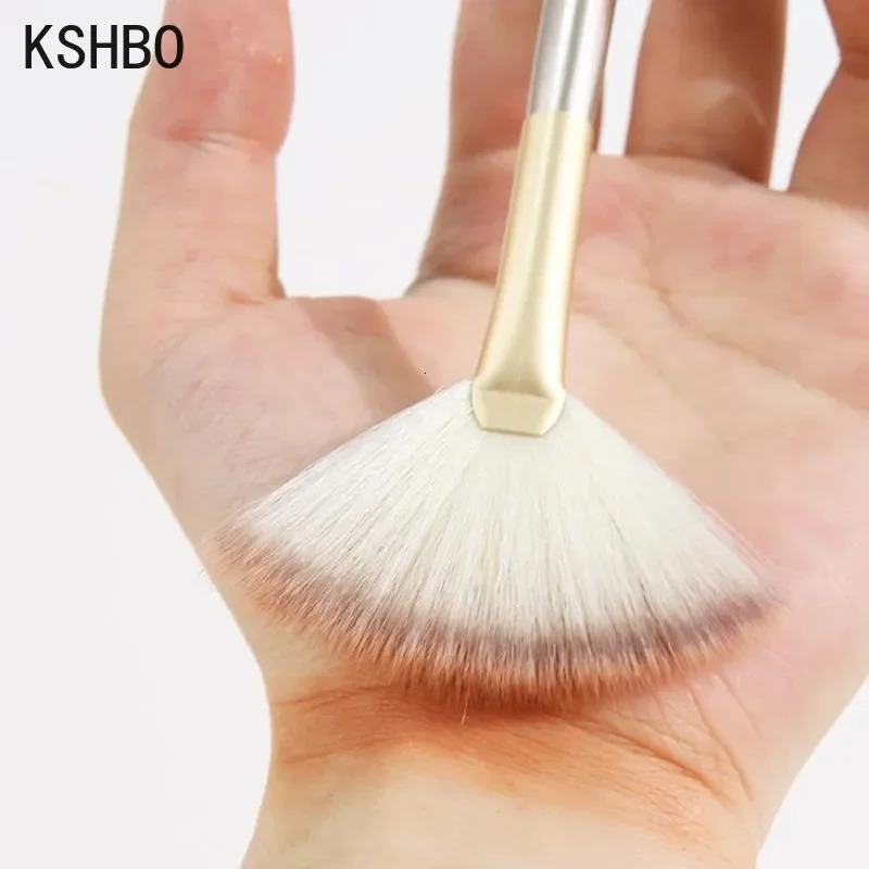 HSHBO 5pcs Fan Brushes Facial Brushes Soft Makeup Brush Cosmetic Applicator Tools Wooden Handle and Soft Fiber for Peel Mask 250716