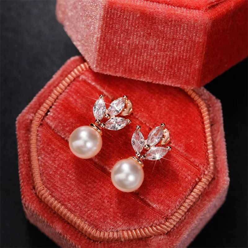 80s Hot Trend Simulated Pearl Stud Earrings for Women Modern 2022 Design Fashion Versatile Ladys Earrings Drop Ship Jewelry XJ250718