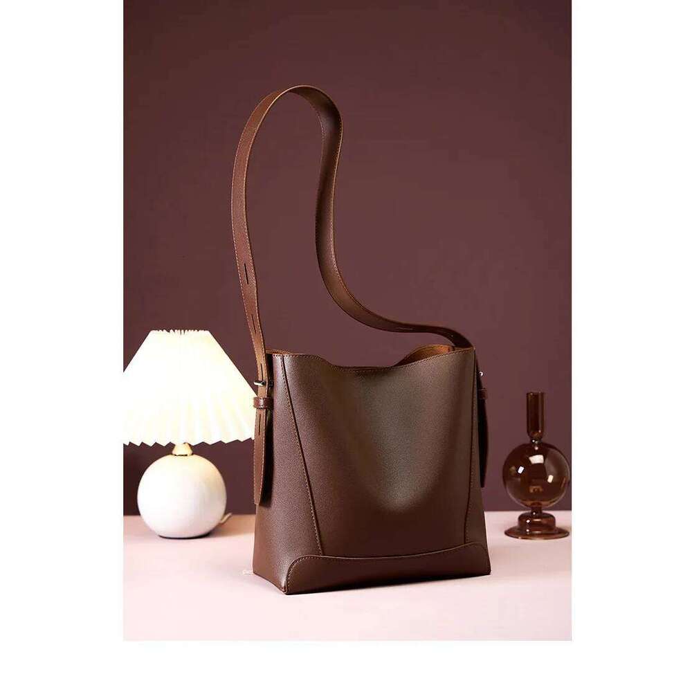 Split leather Cowhide Women Shoulder 2025 New Fashion Ladies Crossbody Large capacity Tote Commuter Bucket Bag gift