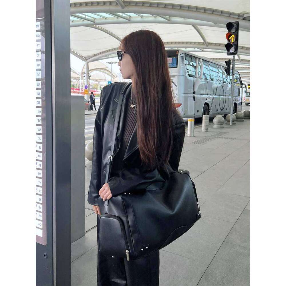 Soft Leather Punk Style Rivet Travel For Women New Luggage Carry On Large Capacity Handheld Sports Fitness Bag