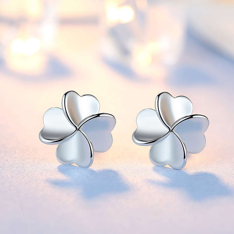 Four-leaf Clover Sier-plated Earrings Korean Fashion Smooth Simple Plain Sier Lucky Leaf Jewelry