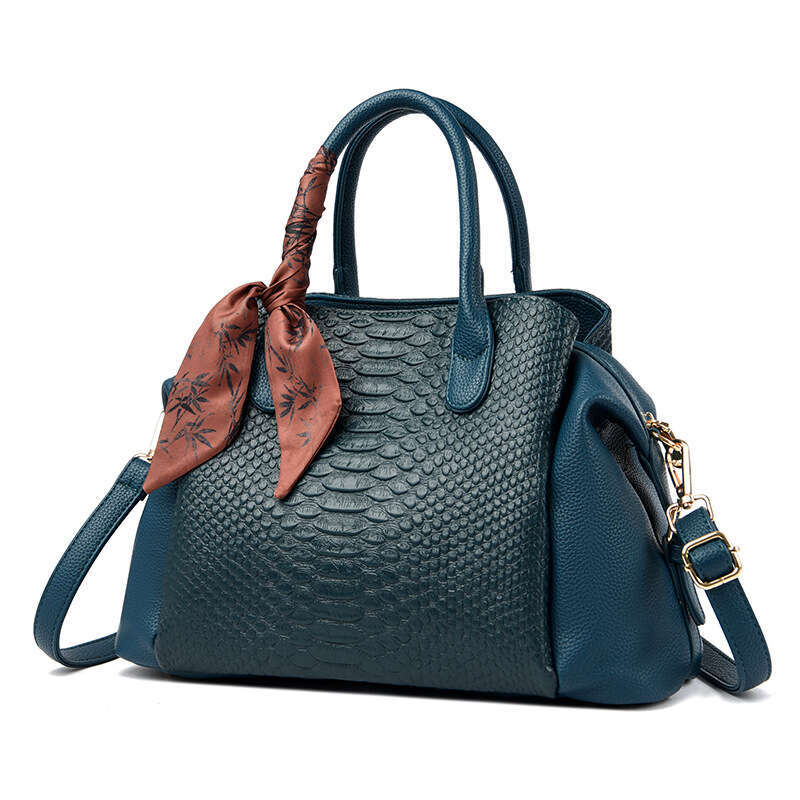 Free shipping designer bags Handbag New Large Capacity Crossbody Fashion Crocodile Pattern Tote Commuter Women's Bag