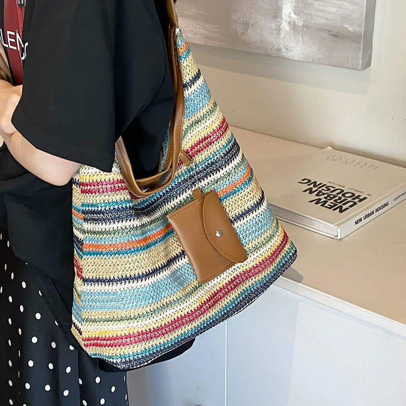 2025 Summer new women's shoulder crossbody bag large capacity hand woven fashionable commuting handbag vacation beach bag women's new design