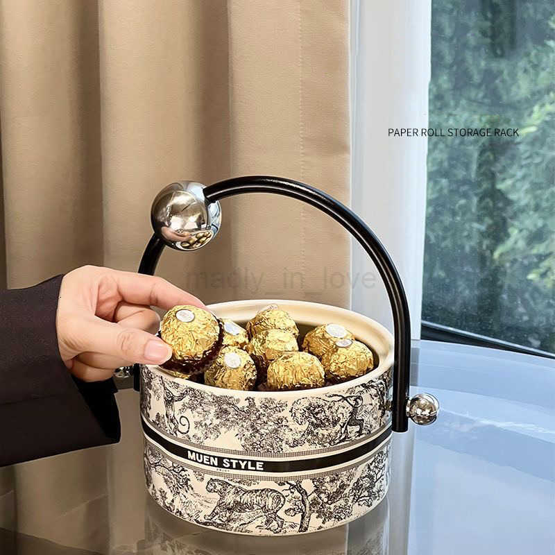 Light luxury French retro portable fruit plate living room tea table food plate candy storage plate ceramics M250719