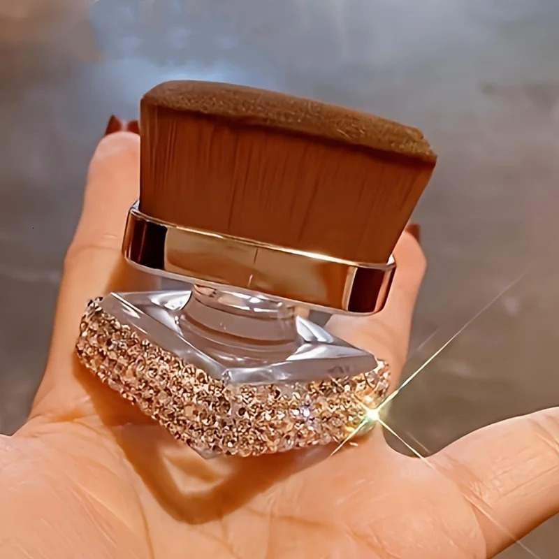 Light multi-functional plastic makeup brush Artificial diamond travel portable blush brush foundation brush Nail dust bru 250716