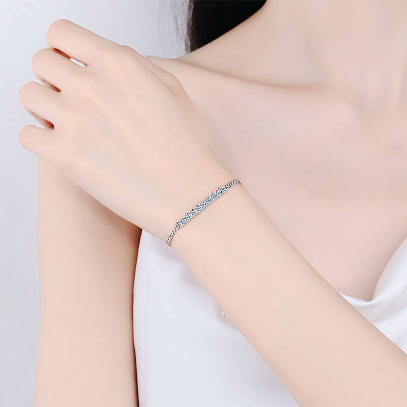 S Pure Sier Korean Style Smiling Cuban High-end Elegant D Color 90 Single Dia 3mm 10 Points Moissanite Bracelet c35