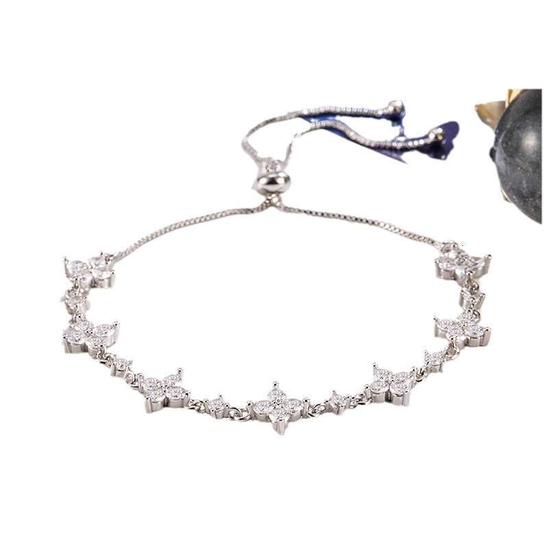 Broken Dia Four-leaf Clover Bracelet for Women, Light Sparkling Zircon Flower, High-end Sense, Elegant Niche Design Jewelry