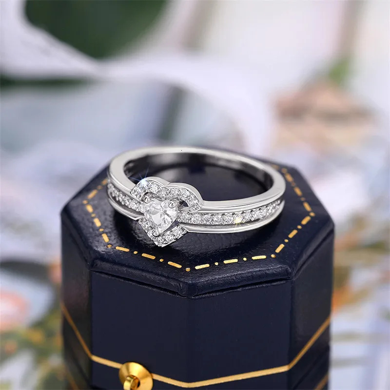 925 Sterling Silver Romantic Wedding Band Ring Female Love Jewelry Brilliant Heart Zirconia Finger Accessories Engagement Ring 250715