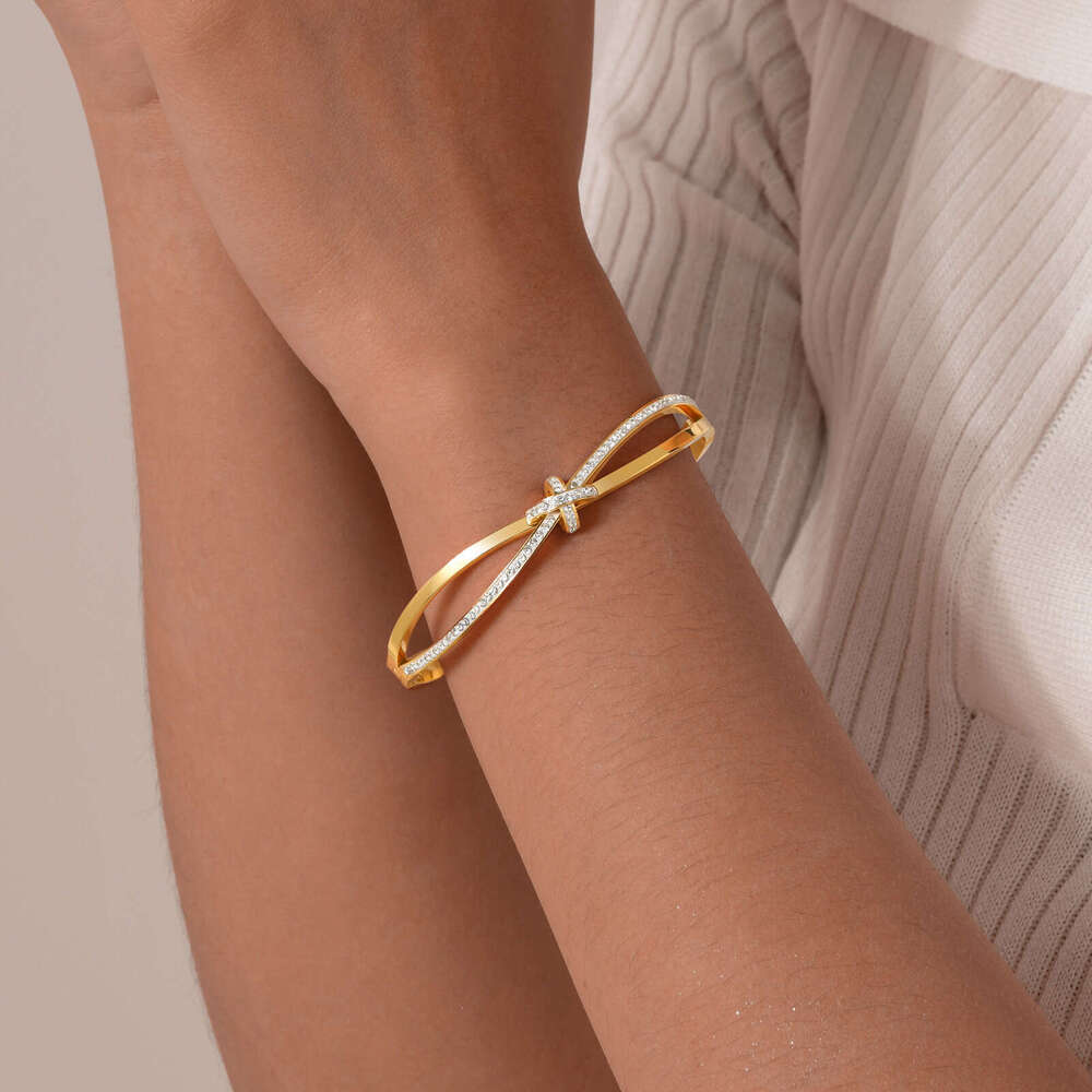 Ins Luxury Jewelry Designer Bracelet For Women Twisted Cross Single Row Tennis Diamond Bracelet 18K Gold Zircon Non Fading Bracelet Fashion OL Daily P