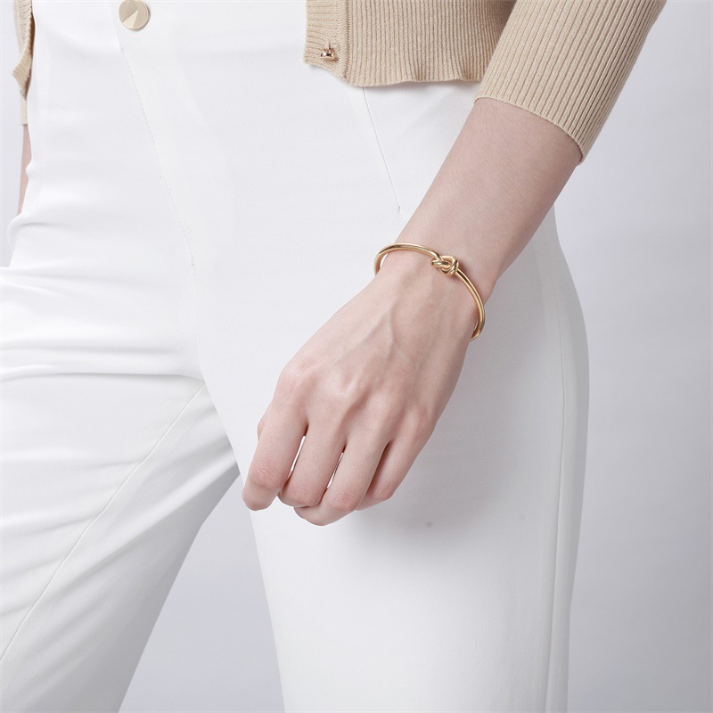 Designer Bracelets Bangle for Women Stainless Steel Line Knotting Design Open Bracelet Vacuum Gold Plated Non Fading Jewelry