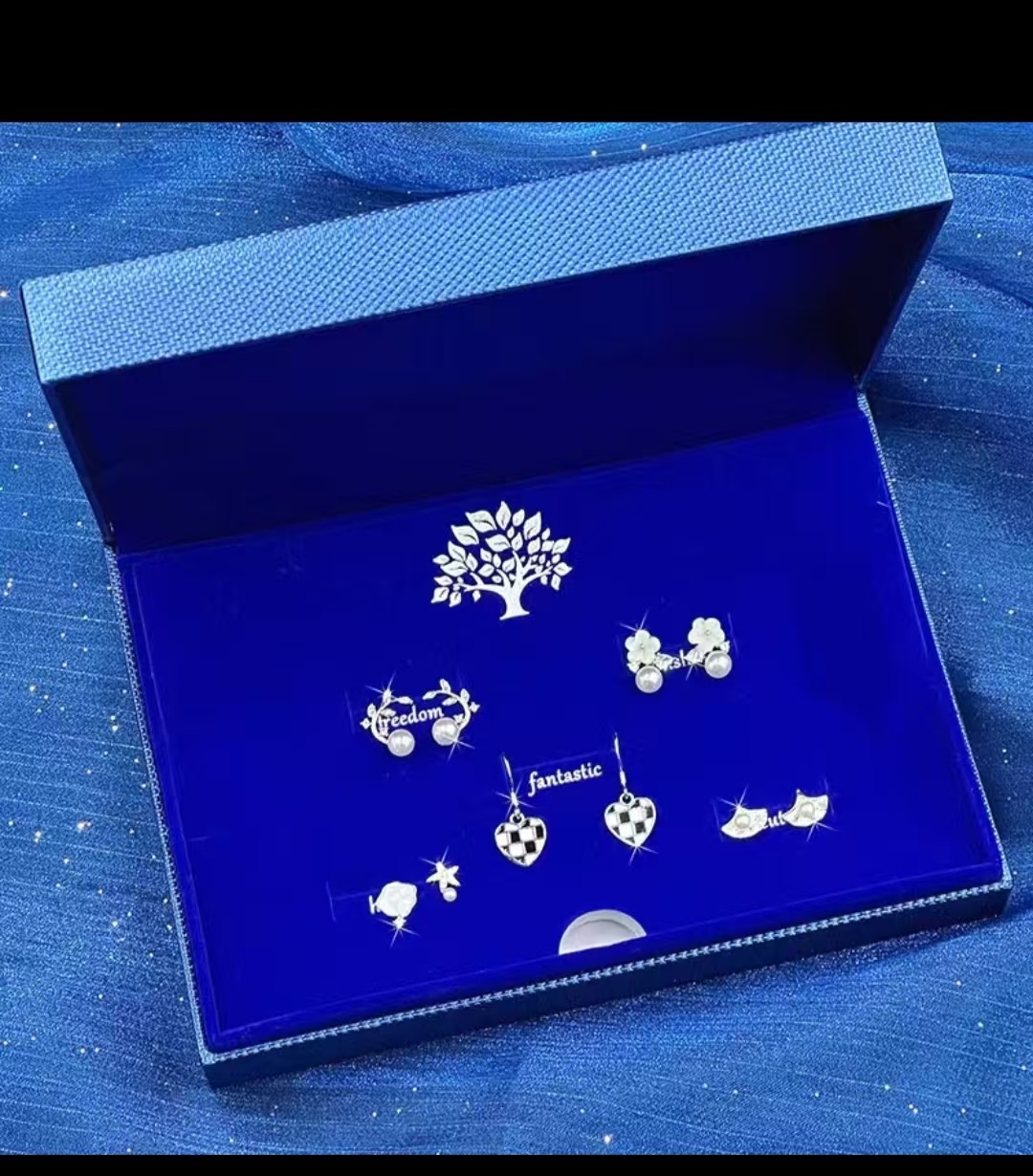 New necklace, earrings and ring set - Birthday and Valentine's Day gift - Exclusive gift for ladies - Demonstrates the charming charm of ladies