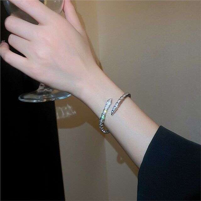 Zircon Snake Bone Women, Design, High-End Bracelet, Light Niche Style, Elegant and Exquisite Bracelet for Women
