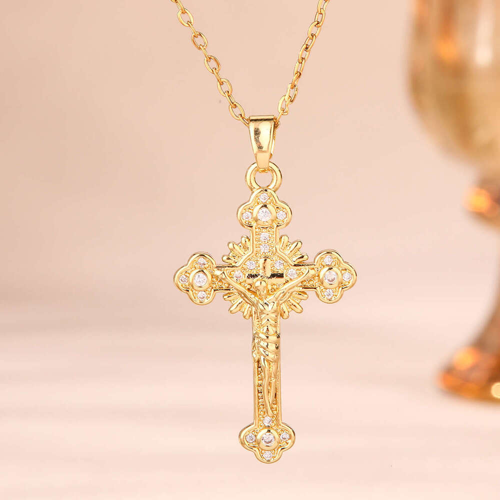 Light INS Style Aesthetic Cross Necklace Fashion Personality Inlaid Dia Pendant Choker