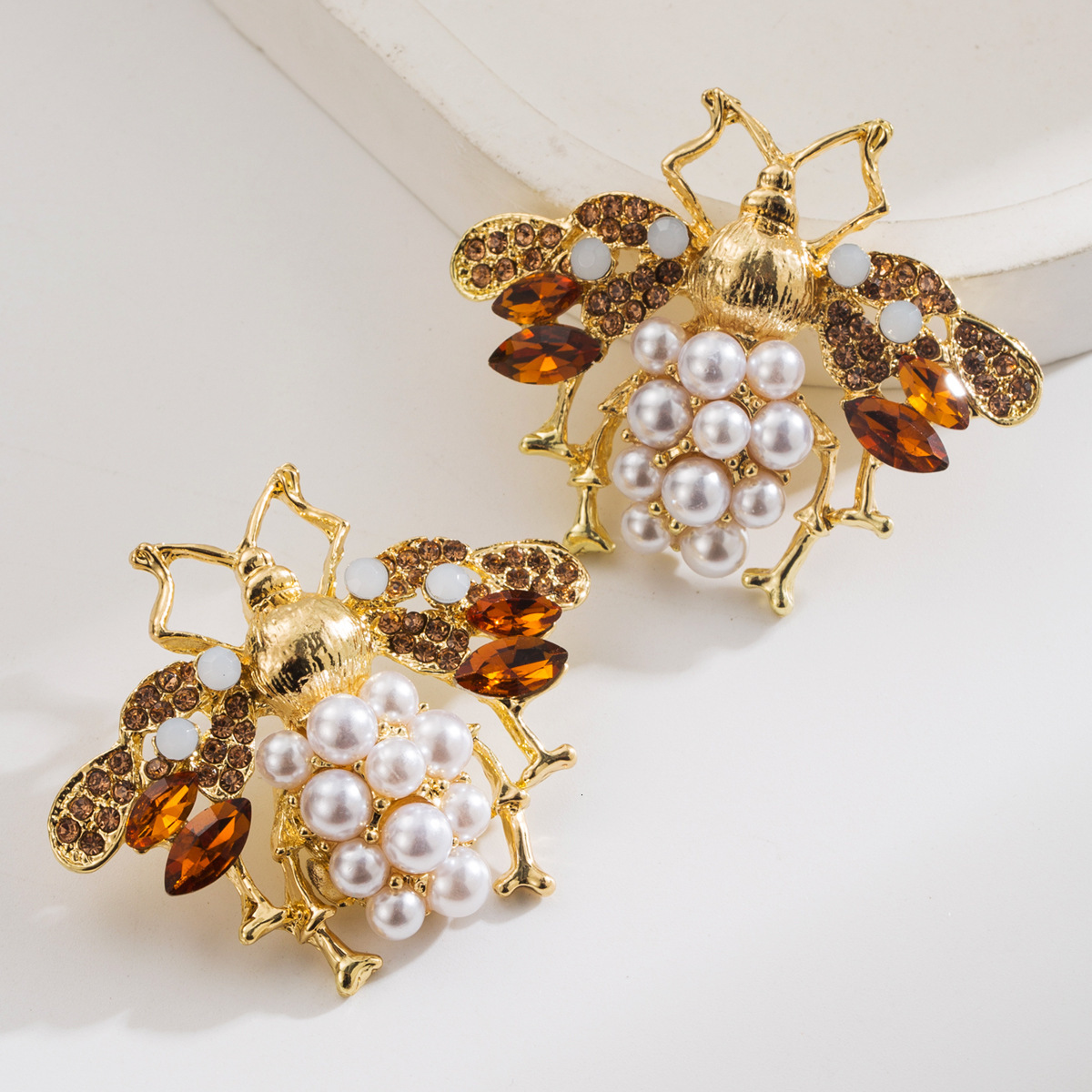 New Creative Personality Exaggerated Pearl-Studded Bee Alloy Oil-Drip Seven-Color Insect Earrings S Sier Needle Ear Jewelry ddmythur