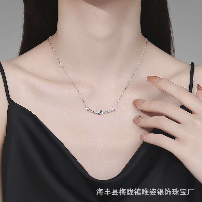 Moissanite S Sterling Sier Necklace Smile Face Light Fashion Versatile High-end Clavicle Chain a18