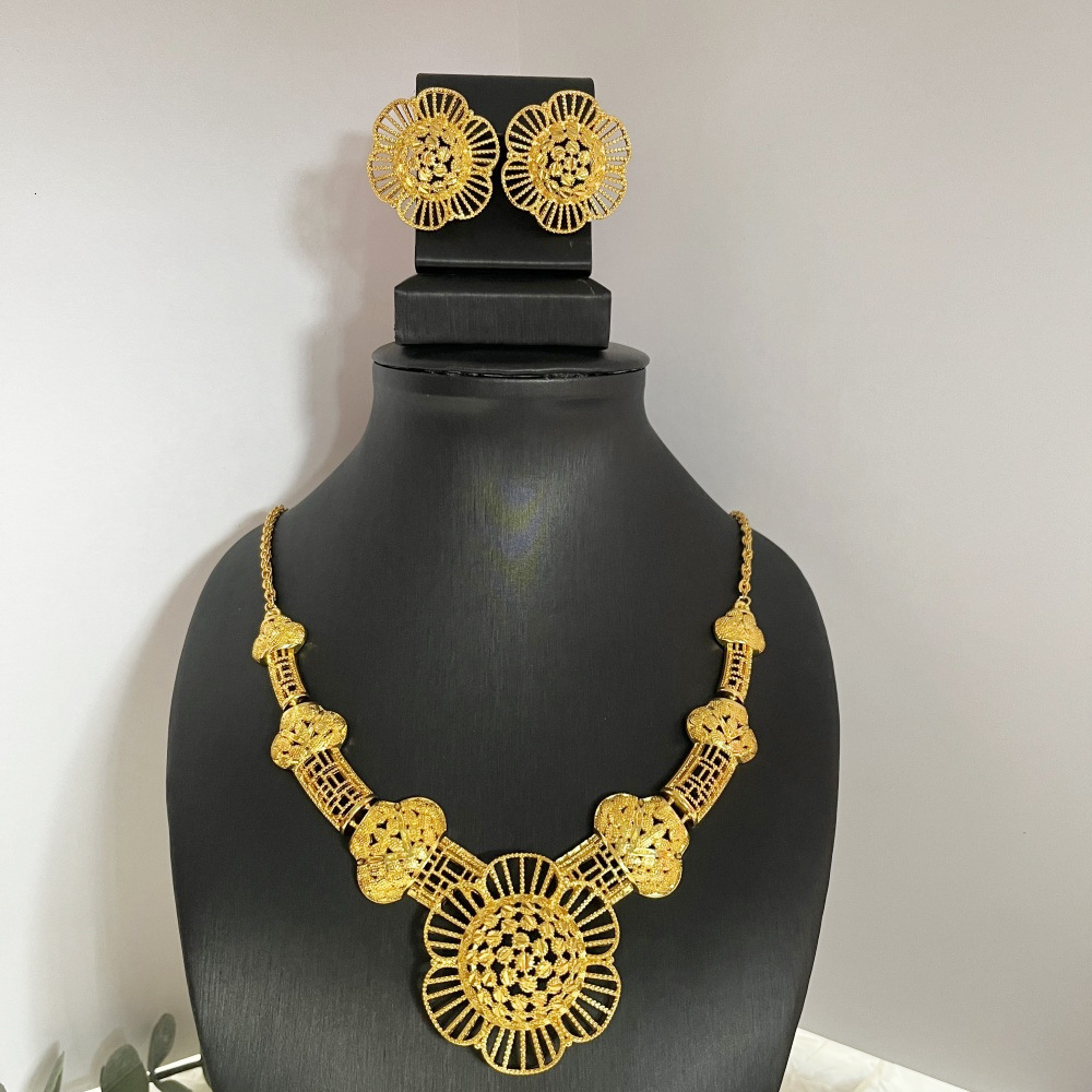 Dubai bride 24k gold plated round necklace and earrings set - Middle East and Africa women's accessories