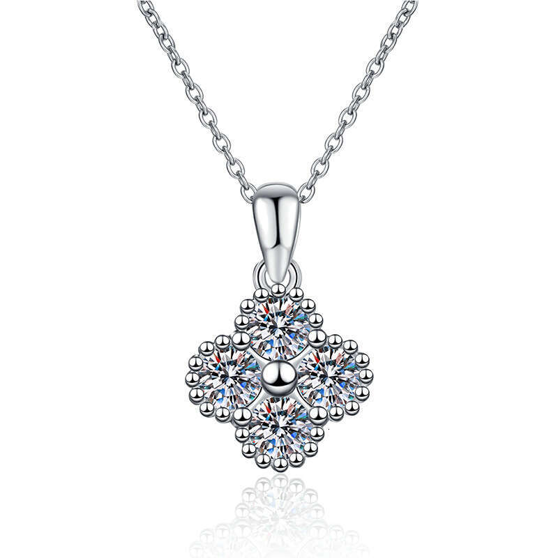 S Pure Sier High-End Four-Leaf Clover Pendant Korean and Japanese Light Moissanite Necklace 7d7
