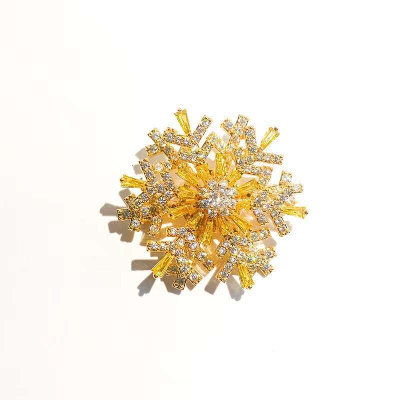 06 Trendy Pearl Rhinestone Exquisite Small Bow Brooch Women Versatile Personality Pin for Tops and Dresses Accessories Buckle