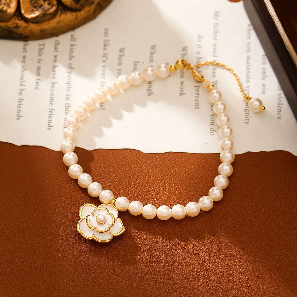 Elegant Oil-drip Camellia Shijia Pearl Designer Jewelry Necklace High-end Light -style Collarbone Chain For Women