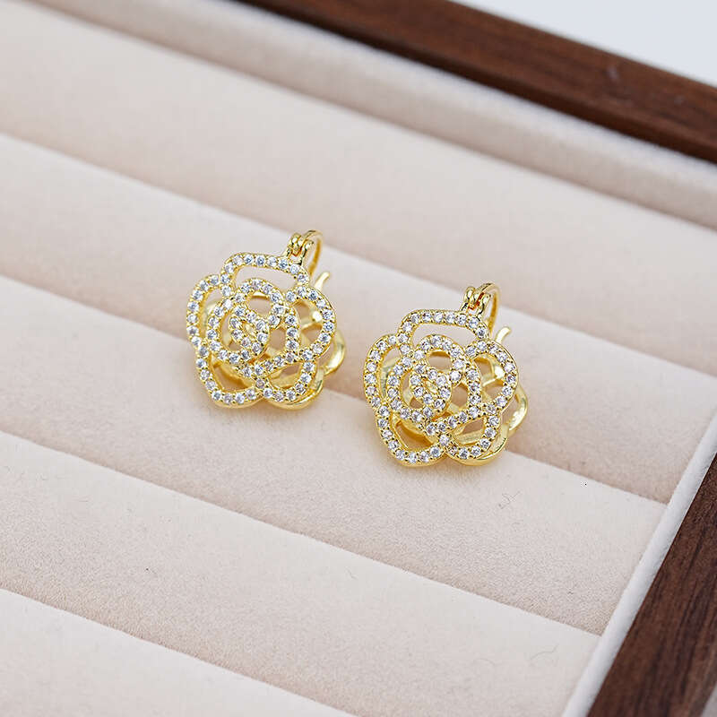 New Double-Sided French Rose Zircon High-End Design Sense Light Earrings Small Exquisite Versatile Ear Clips