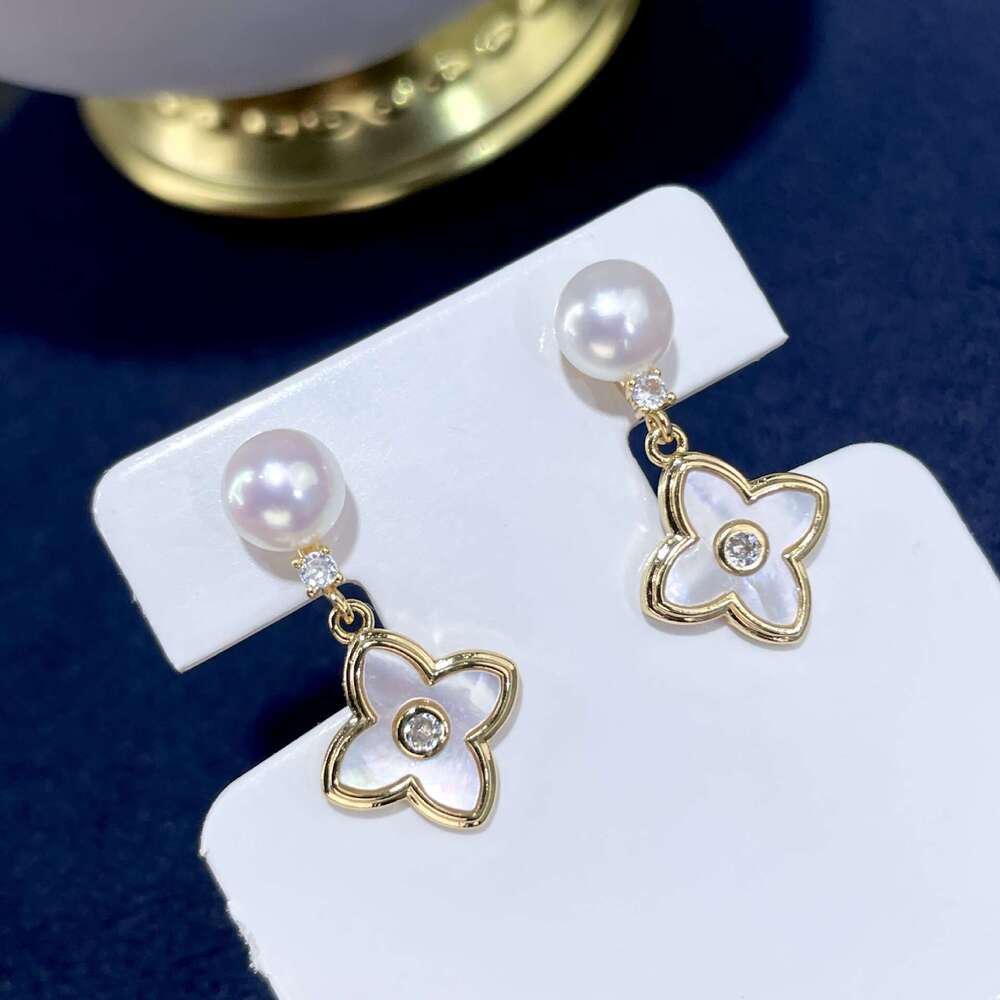 TikTok Natural Freshwater Mother-of-Pearl Jewelry High-End Simple Elegant Earrings Versatile Women's S Sier Needle Ear Studs