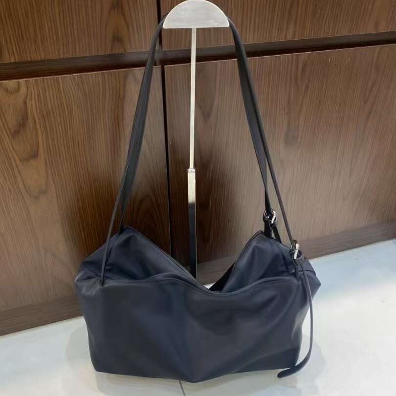 Crossbody bag large capacity denim bag retro ins women's armpit bag trendy large capacity tote bag 2025