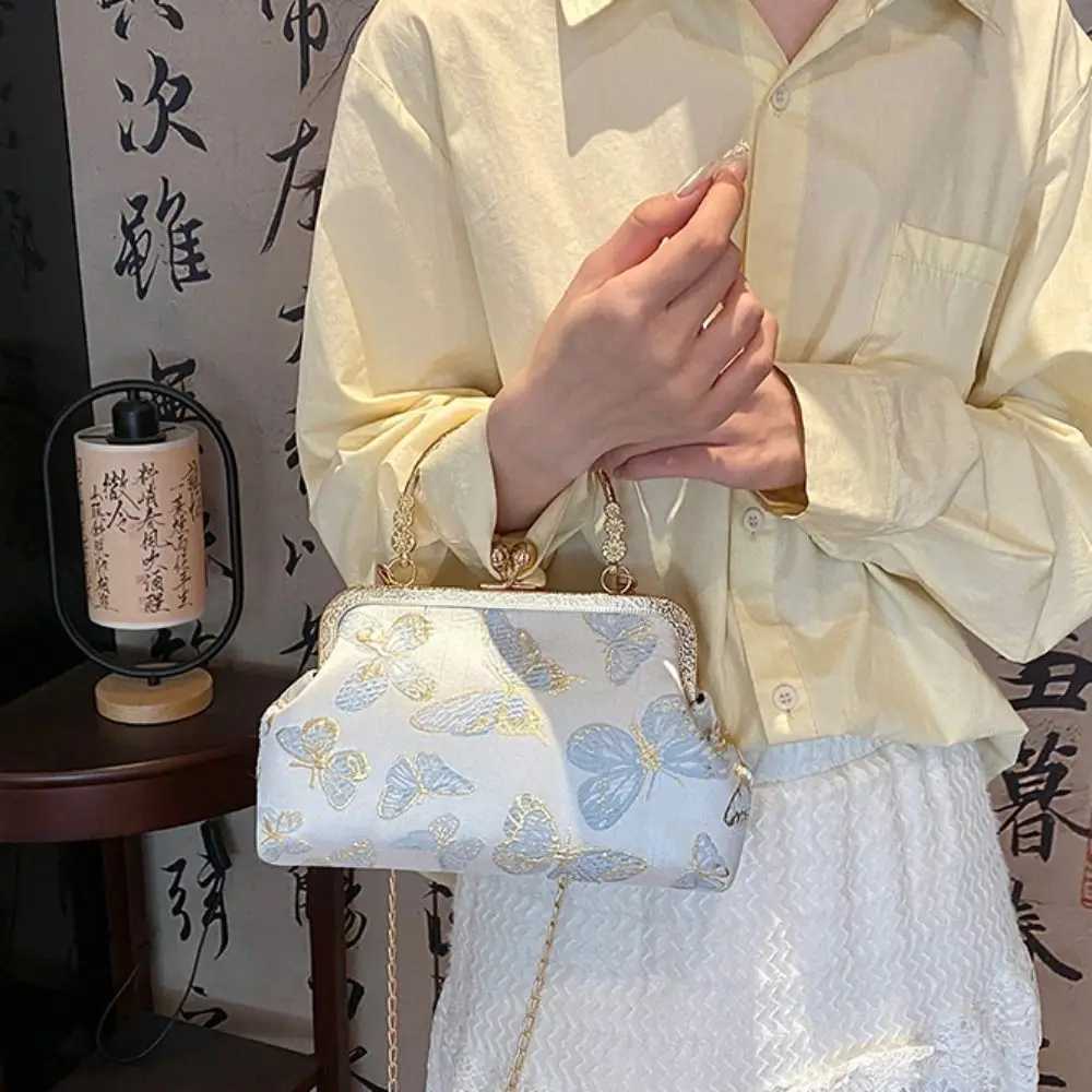 Butterfly Pattern Chinese Style Handbag Kiss Lock Wrist Bag Embroidery Crossbody Bag Shoulder Cheongsam Accessories