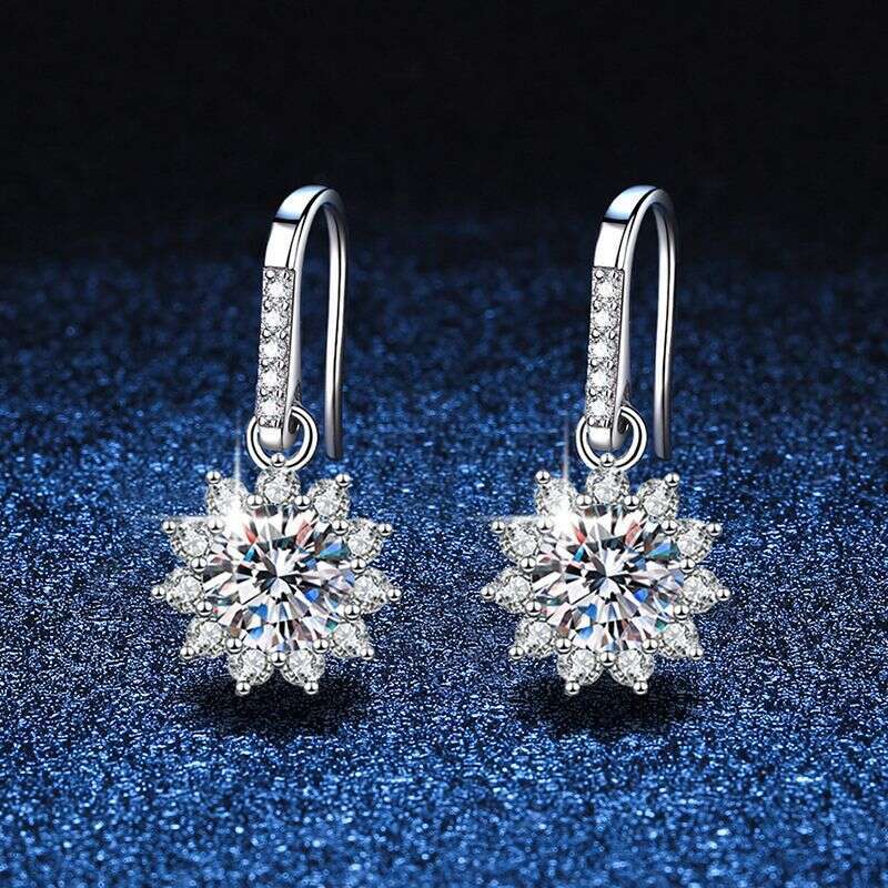 S Pure Sier New Classic Elegant Suower Stud One Carat Moissanite Earrings for Women e0c