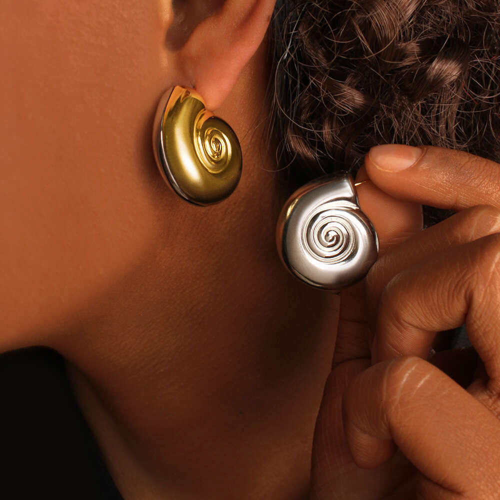 Summer Hot Sale Fashion Stainless Steel Gold and Sier Two-tone Conch Stud C-shaped Round Earrings for Women