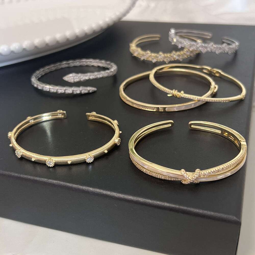 Luxury Jewelry Designer Bracelet For Women High-end Exquisite Gold Silver Zircon Bracelet Italian Brushed Cross Diamond Bracelet Letter Bracelet Daily