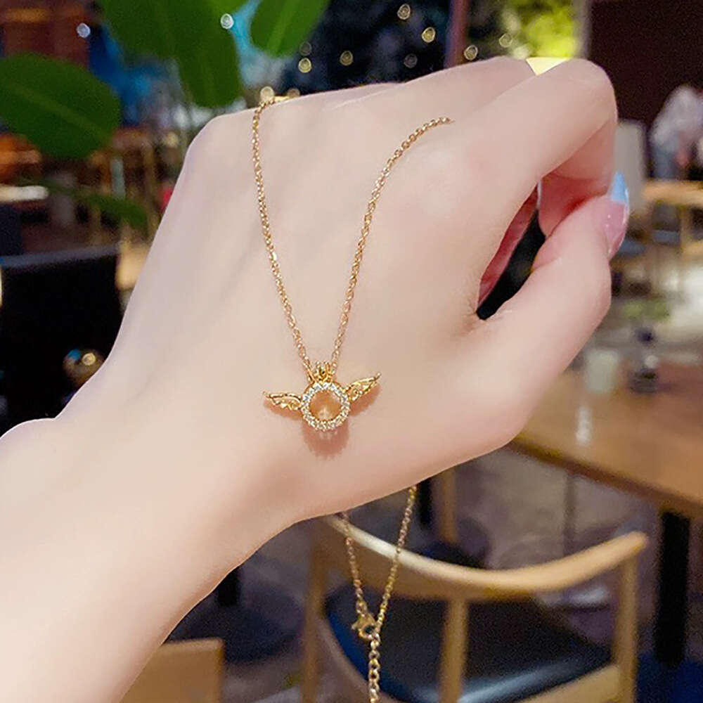 Wind Pendant Fashion Niche Design Creative Personality Necklace Internet Celebrity Collarbone Chain Gold Jewelry for Women