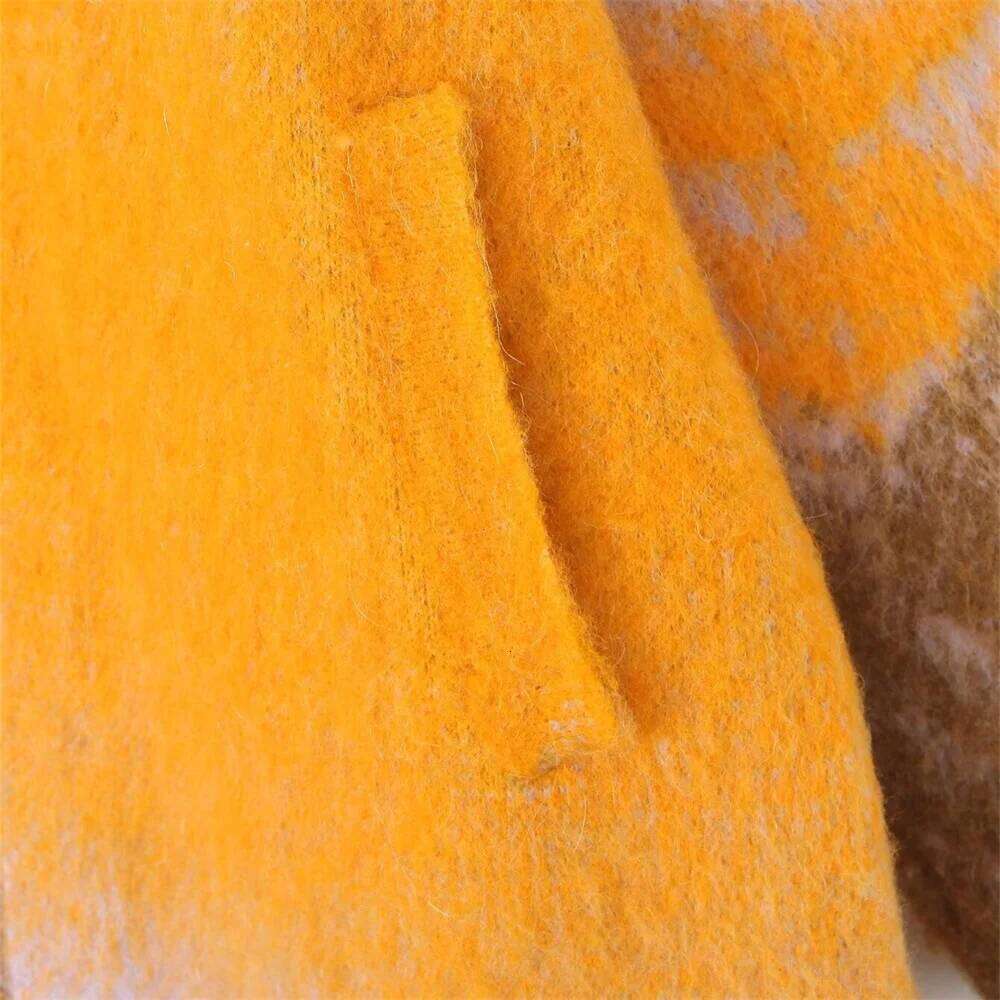 Designer Clothing Autumn Winter New Fashion Women's Casual Elegant Design Sense Of European And American Style Sweater Coat Fashion