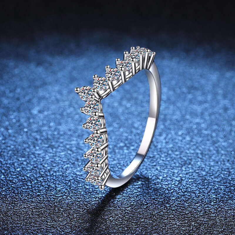 S Pure Silver for Women Full Diamond D Color Fine Craft Korean Version V-shaped Row Tail 78 Points Moissanite Ring 396