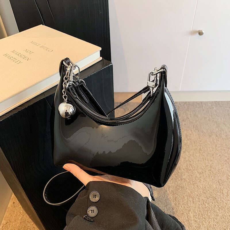 High-Value for Women, Niche Design, New Simple Versatile Underarm Bag, Stylish Light Luxury Single Shoulder Crossbody Bag