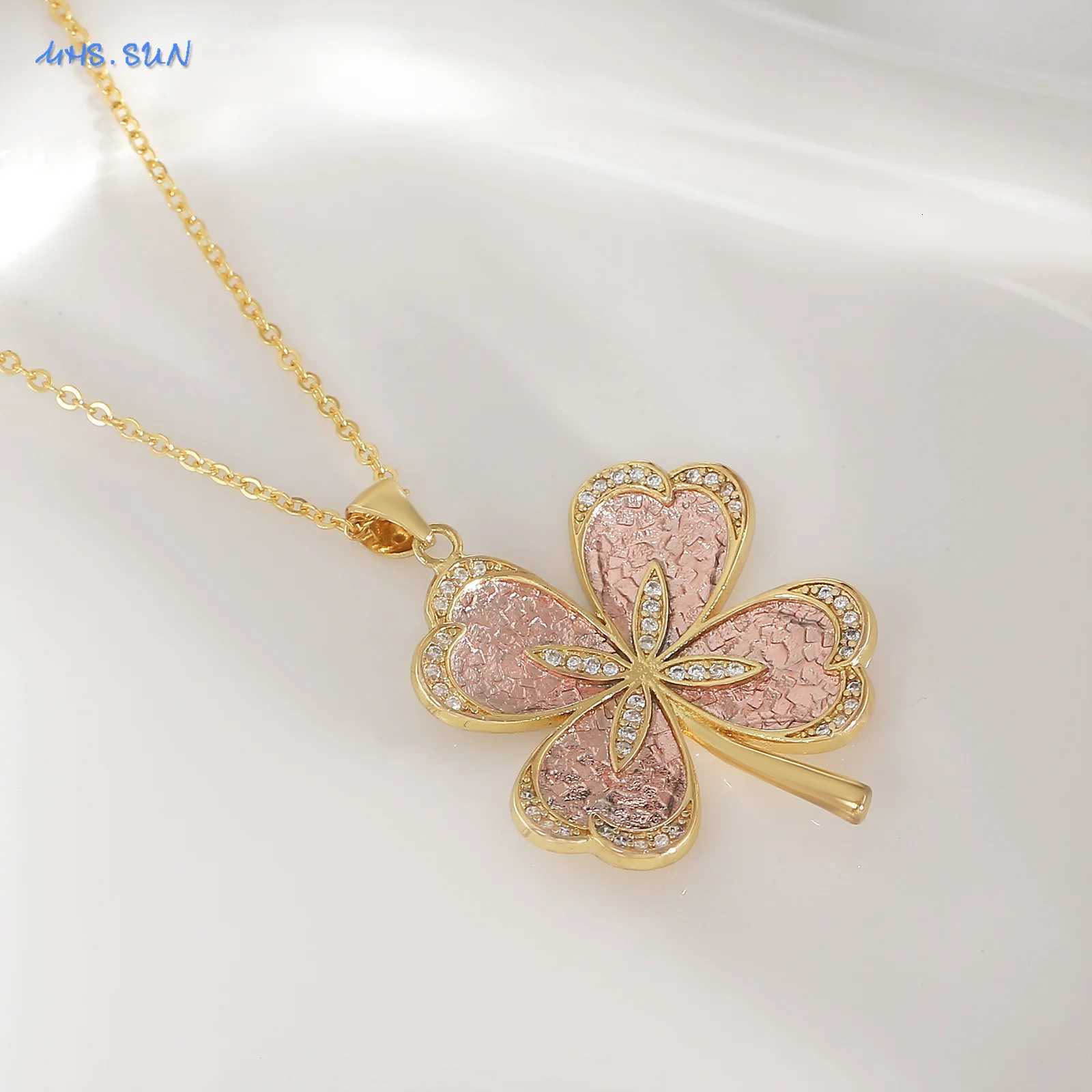 MHS.SUN Exquisite Lucky Four-af Pendant Necklace for Wen New Rantic Floral Plant Clavic Chain Jewelry Gift W250718
